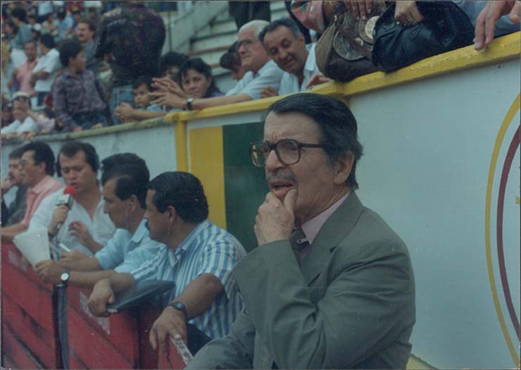 Mario Laserna en corrida de toros