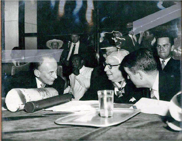 Mario Laserna con el presidente Alfonso López Pumarejo