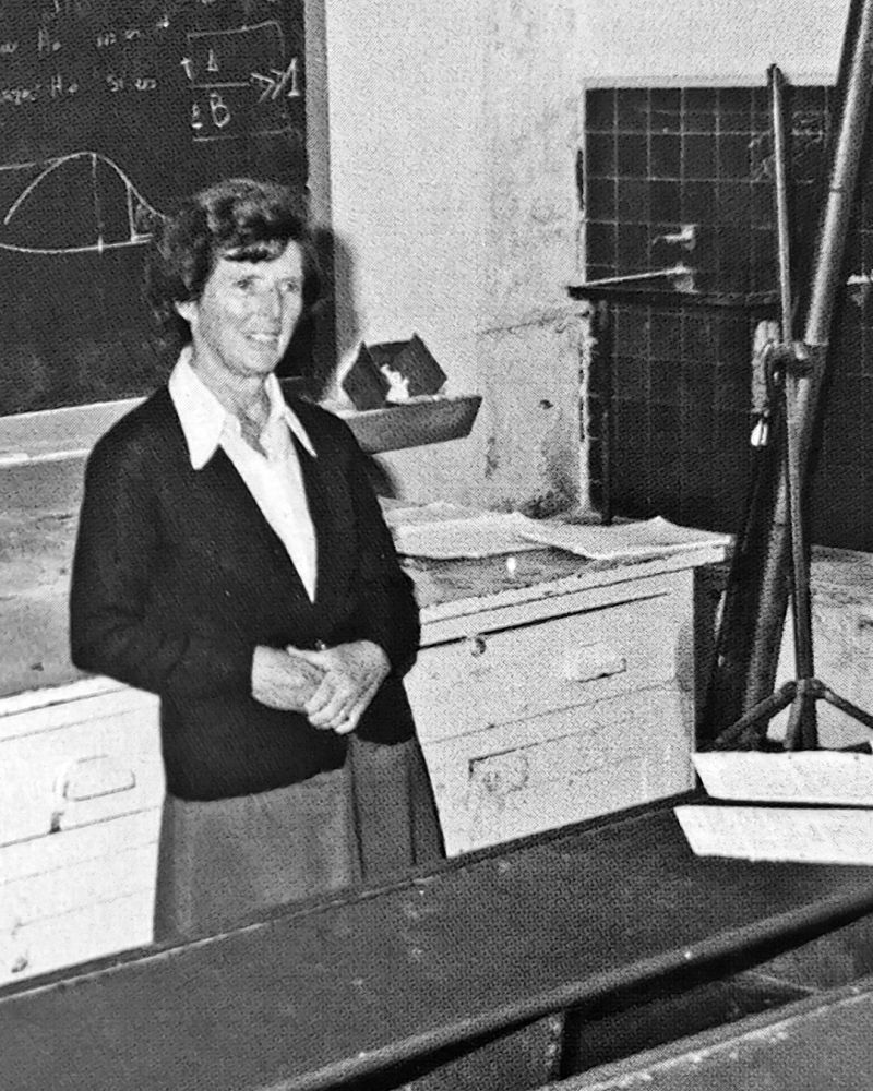 Deirdre ‘Gigi’ Mulcahy von Hildebrand. (Destacada profesora de inglés y de literatura inglesa en los inicios de Los Andes, que también trabajó en el área administrativa de la recién fundada Universidad). Foto: Historia de la U. de los Andes. Tomo III, p. 129. 
